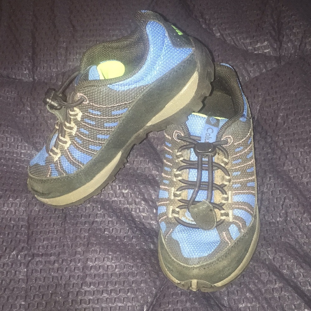Boys 9 Columbia Omni-Grip shoes EUC